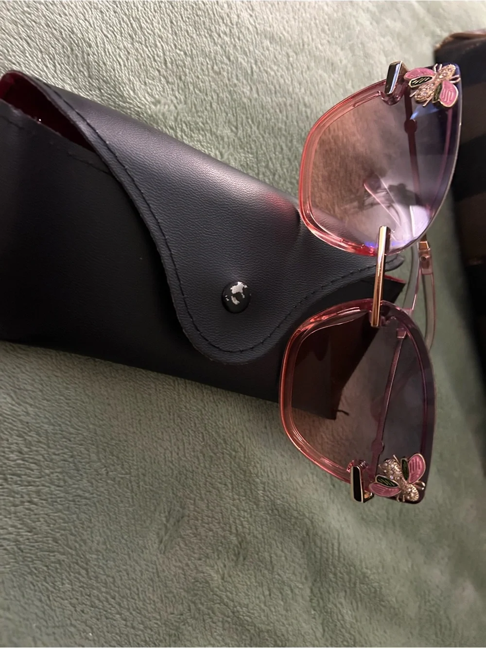 N/A stylish women